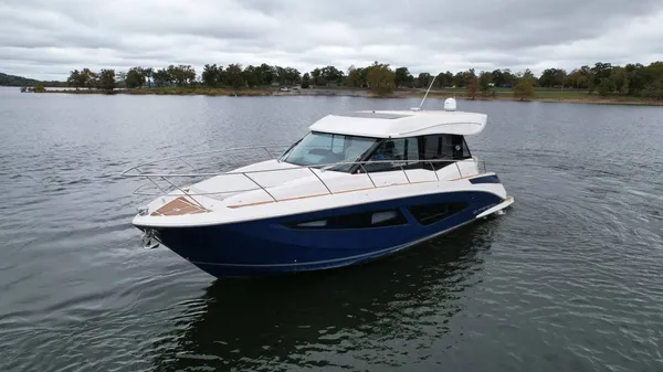 2020 Regal 42 Grande Coupe-3