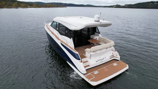 2020 Regal 42 Grande Coupe-2
