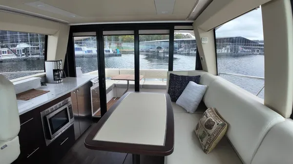 2020 Regal 42 Grande Coupe-14