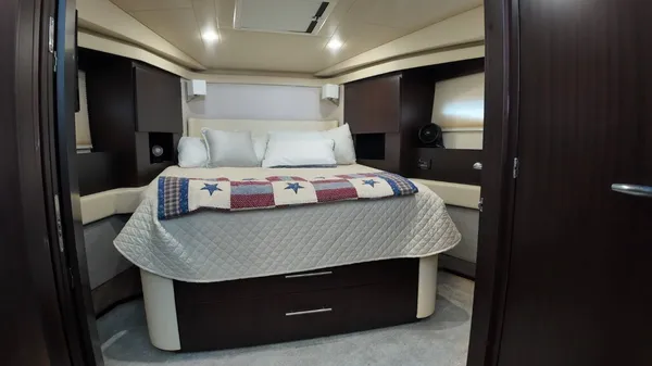 2020 Regal 42 Grande Coupe-18