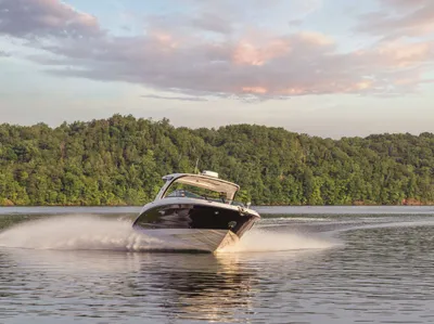 New 2027 Sea ray SLX 350 OB for Sale | Vancouver, BC | M&P Yacht Centre | 6902596d998a2f2cf206dc0e