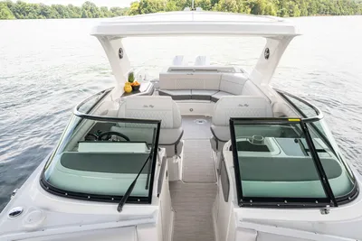 New 2027 Sea ray SLX 310 OB for Sale | Vancouver, BC | M&P Yacht Centre | 690259a5564df747b4034f89