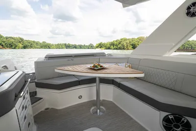 New 2027 Sea ray SLX 310 OB for Sale | Vancouver, BC | M&P Yacht Centre | 690259a5564df747b4034f89