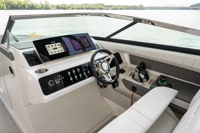 New 2027 Sea ray SLX 310 OB for Sale | Vancouver, BC | M&P Yacht Centre | 690259a5564df747b4034f89