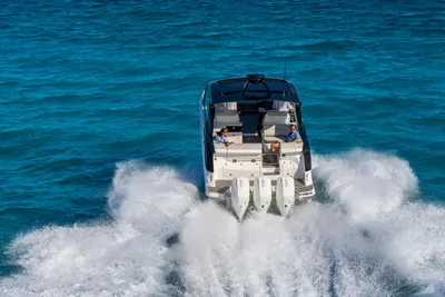 New 2027 Sea ray Sundancer 370 Outboard for Sale | Vancouver, BC | M&P Yacht Centre | 69025bdd98e9967935027d5e