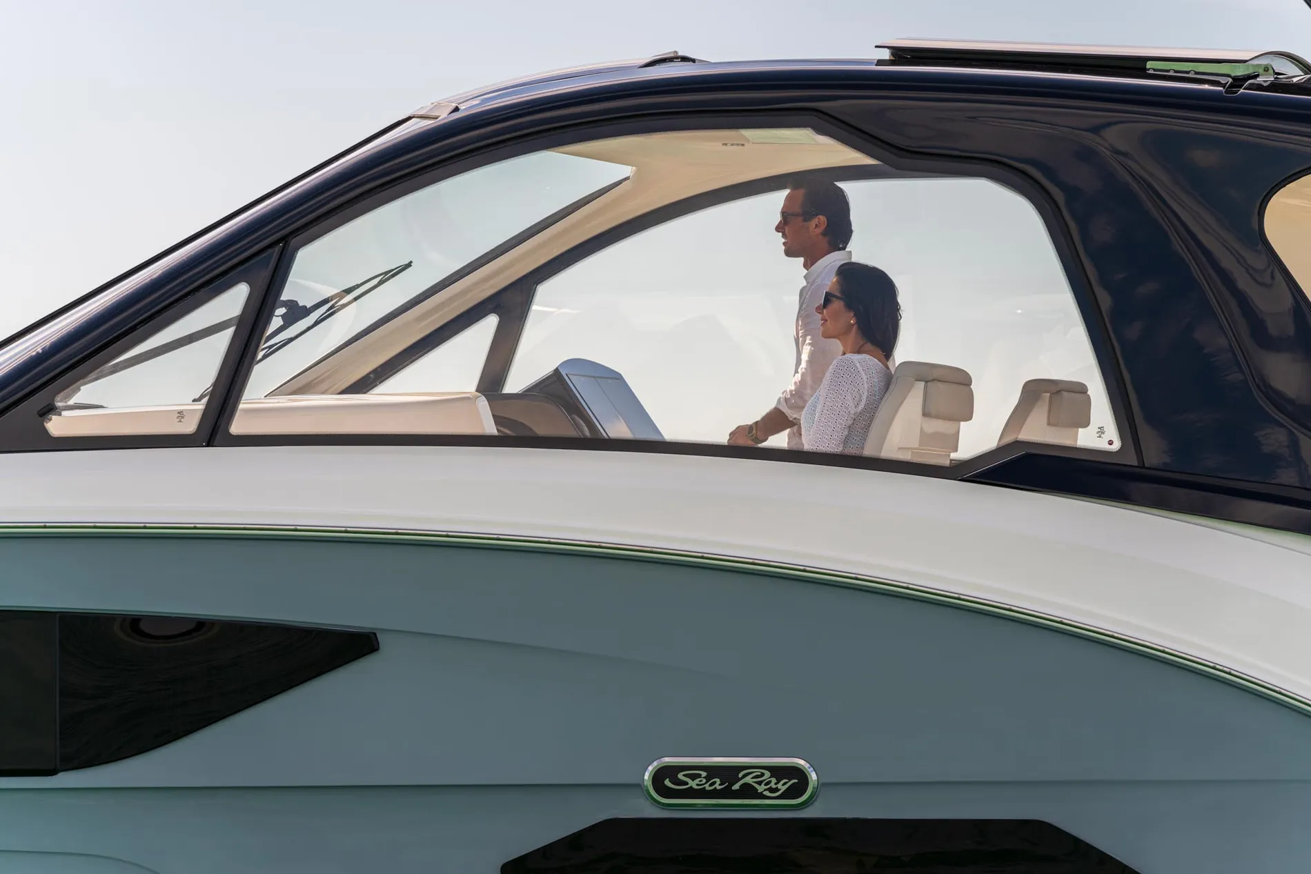 New 2027 Sea ray Sundancer 370 Outboard for Sale | Vancouver, BC | M&P Yacht Centre | 69025bdd98e9967935027d5e