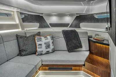 New 2027 Sea ray Sundancer 370 Outboard for Sale | Vancouver, BC | M&P Yacht Centre | 69025bdd98e9967935027d5e