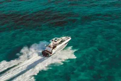 New 2027 Sea ray Sundancer 320 Outboard for Sale | Vancouver, BC | M&P Yacht Centre | 69025c84e3fe4b528f0f0028