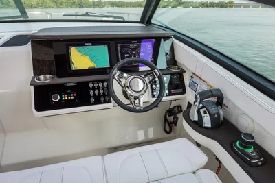 New 2027 Sea ray Sundancer 320 Outboard for Sale | Vancouver, BC | M&P Yacht Centre | 69025c84e3fe4b528f0f0028