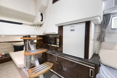 New 2027 Sea ray Sundancer 320 Outboard for Sale | Vancouver, BC | M&P Yacht Centre | 69025c84e3fe4b528f0f0028