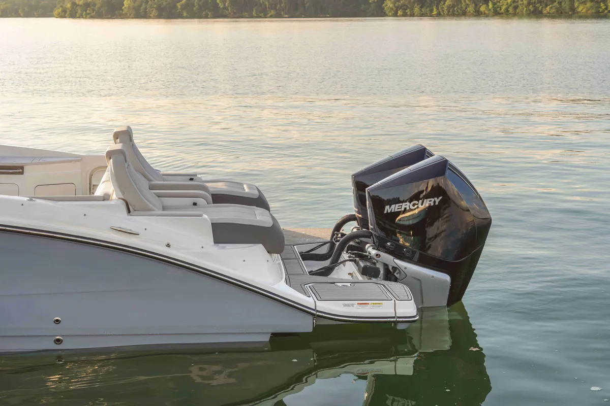 2027 Sea Ray SDX 290 OB-15