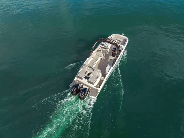 2027 Sea Ray SDX 290 OB-24