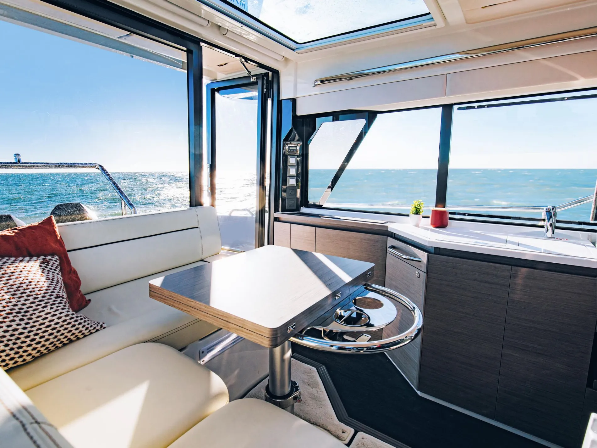 New 2027 Wellcraft 38 Explorer for Sale | Vancouver, BC | M&P Yacht Centre | 690273dfb2909f5cfa0c3741
