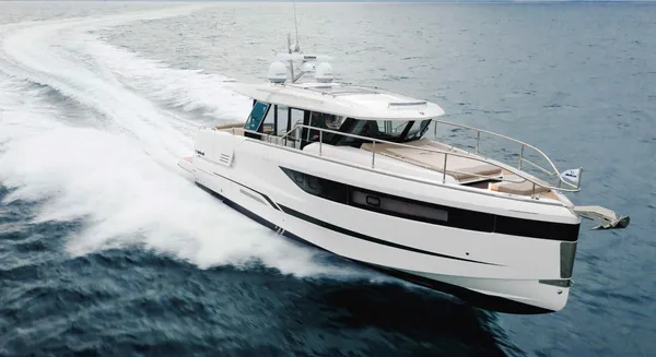 2027 Wellcraft 44 Explorer 