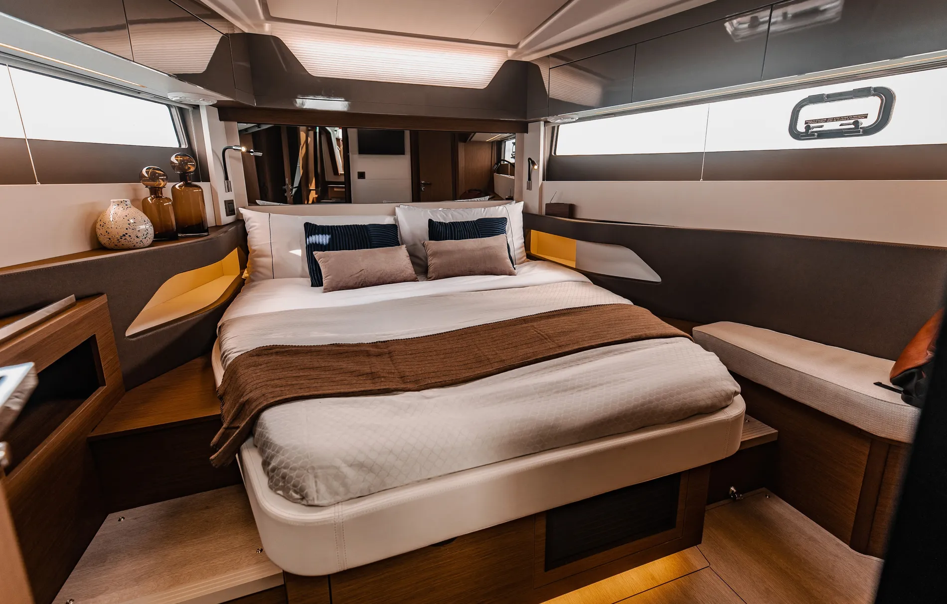 New 2027 Wellcraft 44 Explorer for Sale | Vancouver, BC | M&P Yacht Centre | 69027432bc8c427224024685