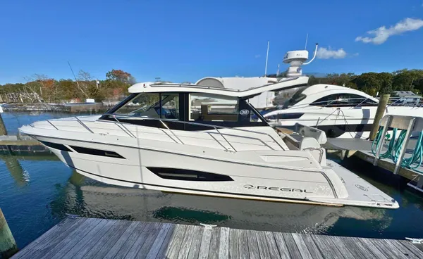 2021 Regal 38 GC detail image 1
