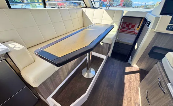 2021 Regal 38 GC detail image 23