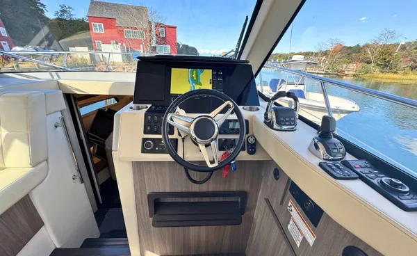 2021 Regal 38 GC detail image 27