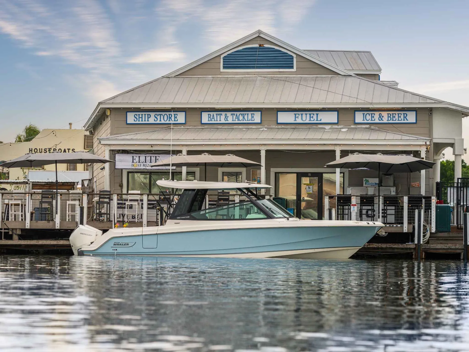 New 2027 Boston whaler 330 Vantage for Sale | Vancouver, BC | M&P Yacht Centre | 6903fbdbc2e1fc6a7804a6f6
