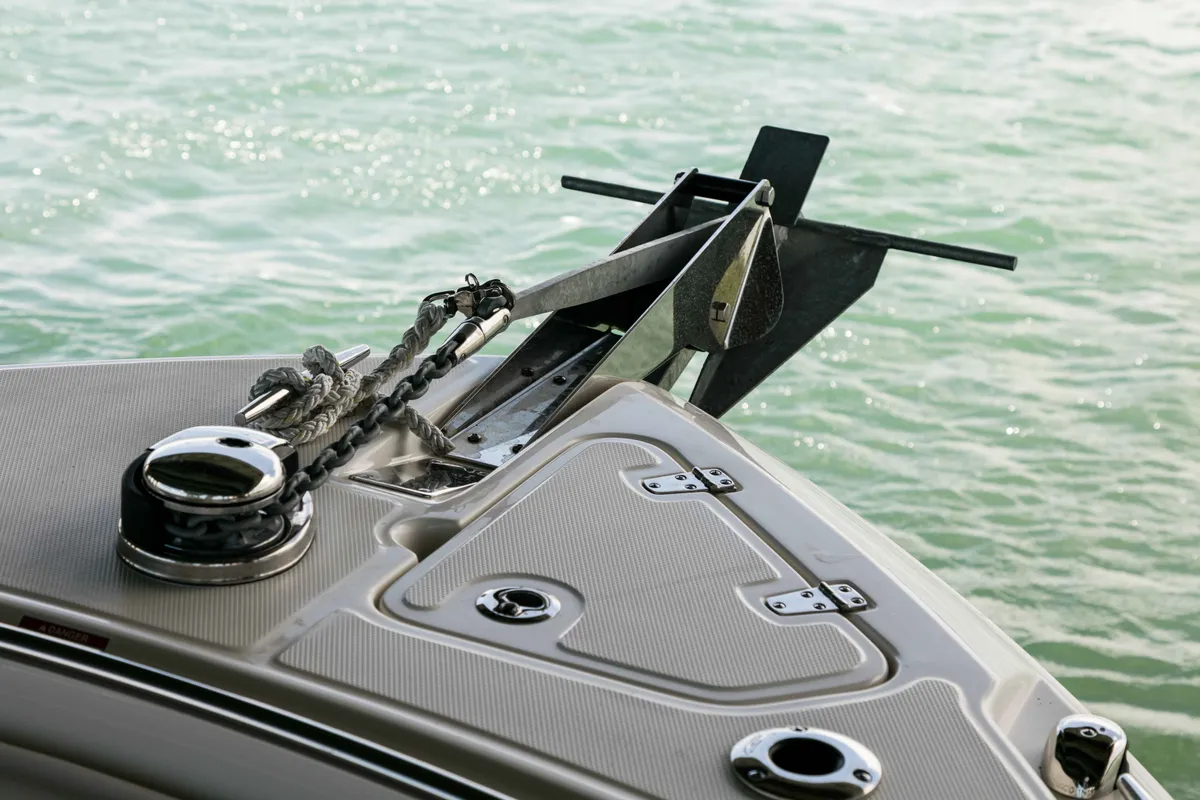 2027 Boston Whaler 250 Outrage-7