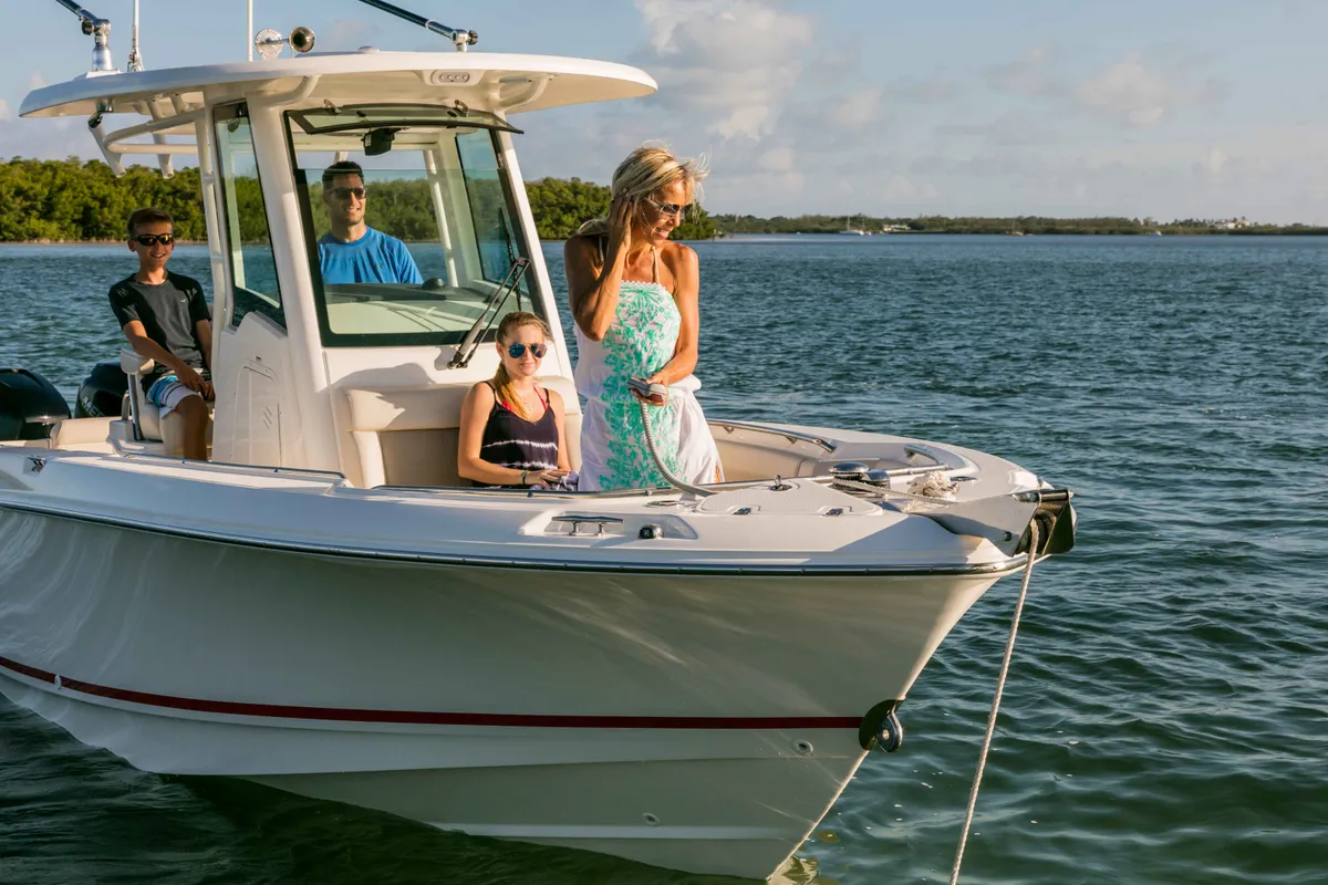 2027 Boston Whaler 250 Outrage-3