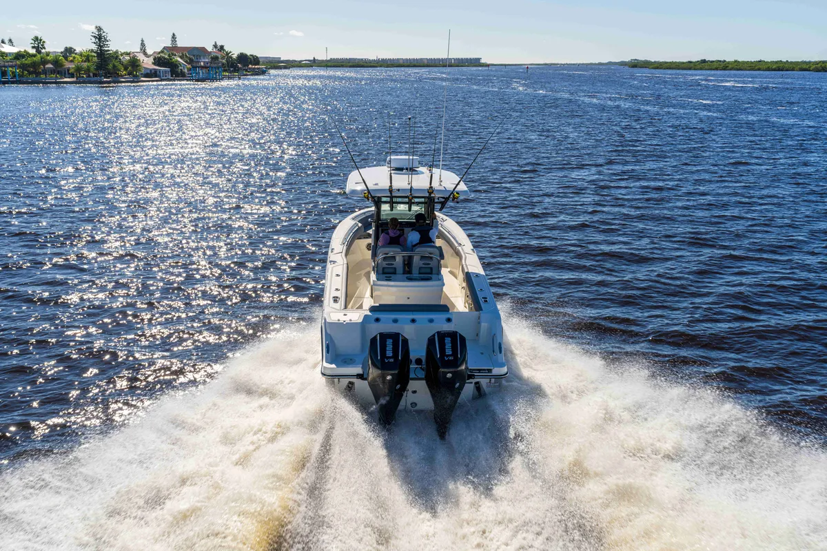 2027 Boston Whaler 250 Outrage-5