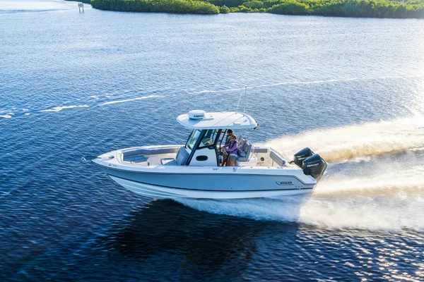 2026 Boston Whaler 250 Outrage0