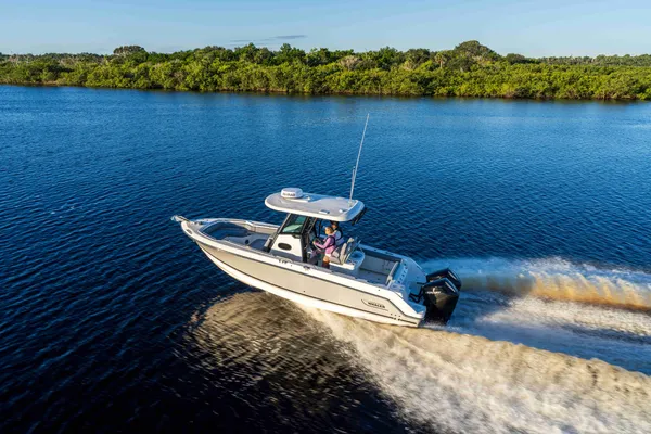 2027 Boston Whaler 250 Outrage-6