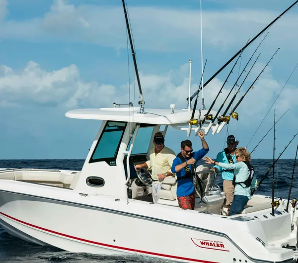 2027 Boston Whaler 250 Outrage-25
