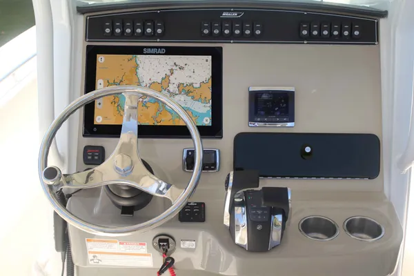 2027 Boston Whaler 250 Outrage-12