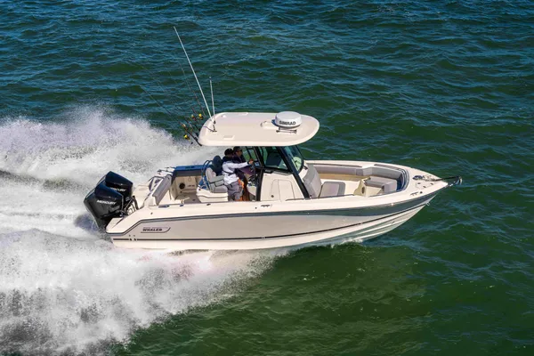 2027 Boston Whaler 250 Outrage-29