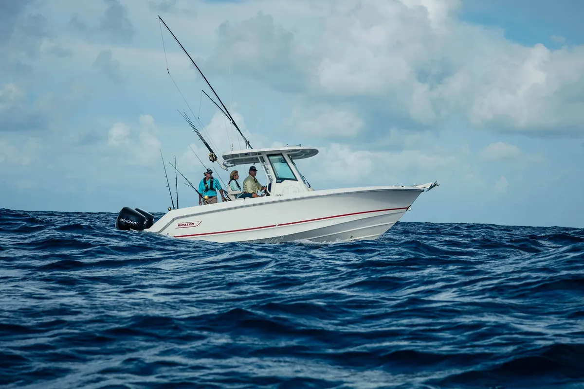 2027 Boston Whaler 250 Outrage-30