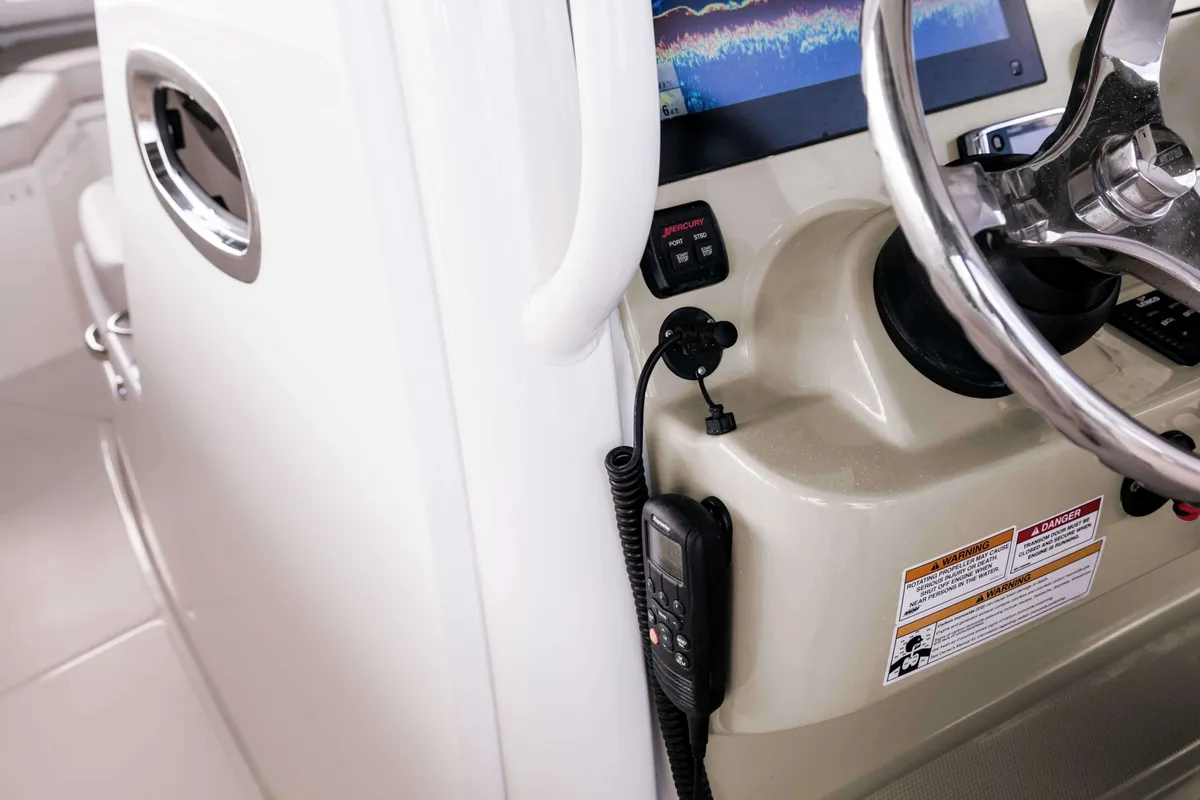 2027 Boston Whaler 250 Outrage-13