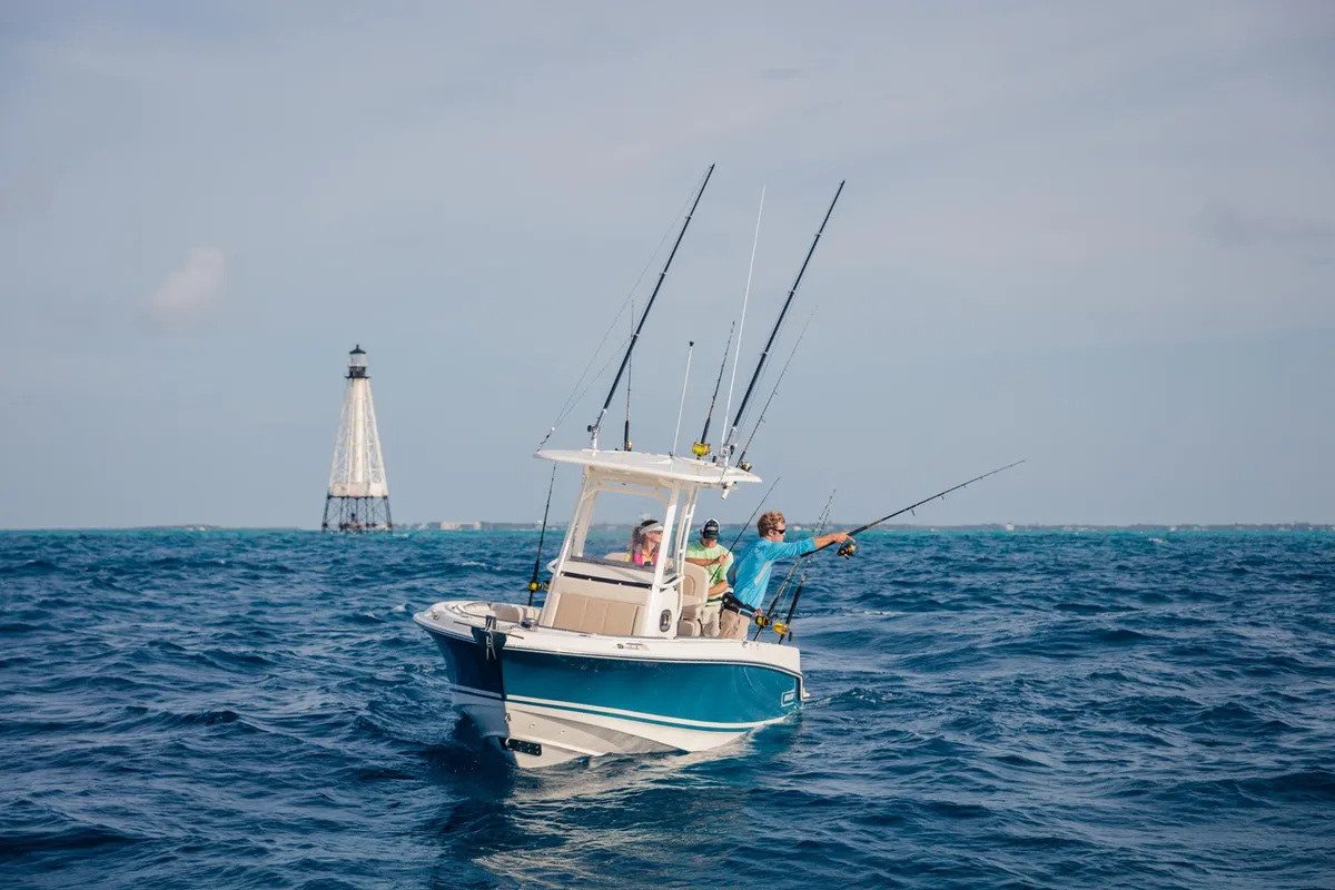 2027 Boston Whaler 230 Outrage -8