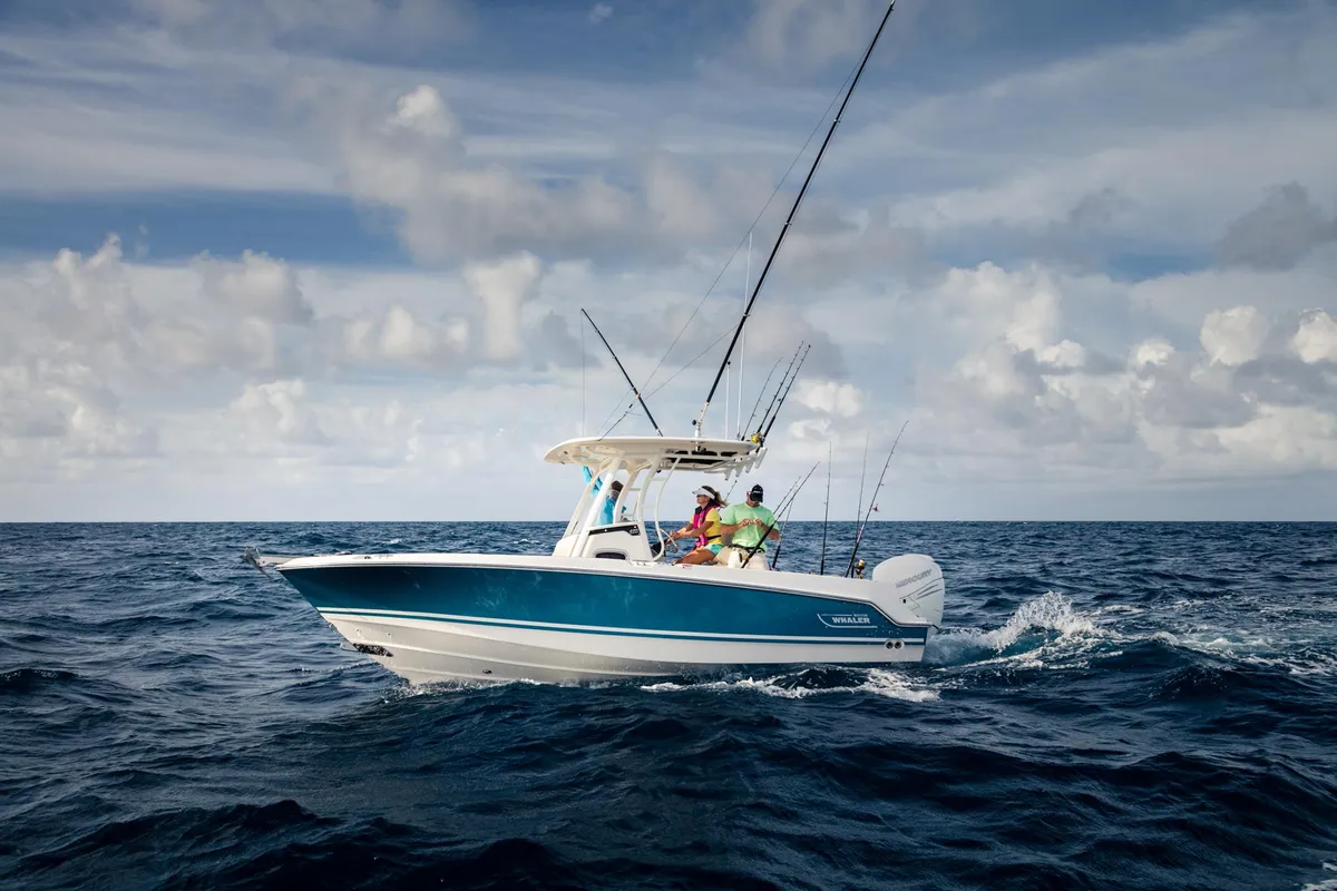 2027 Boston Whaler 230 Outrage -15