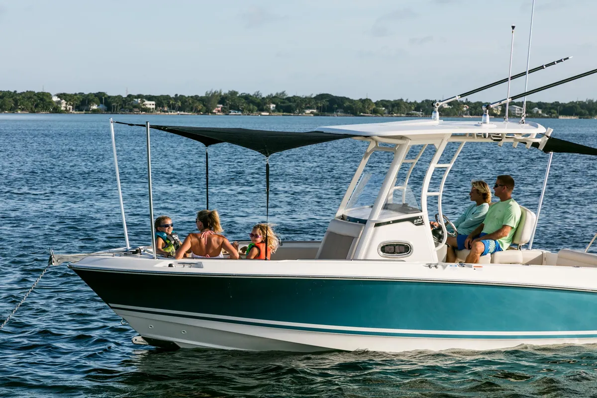 2027 Boston Whaler 230 Outrage -22