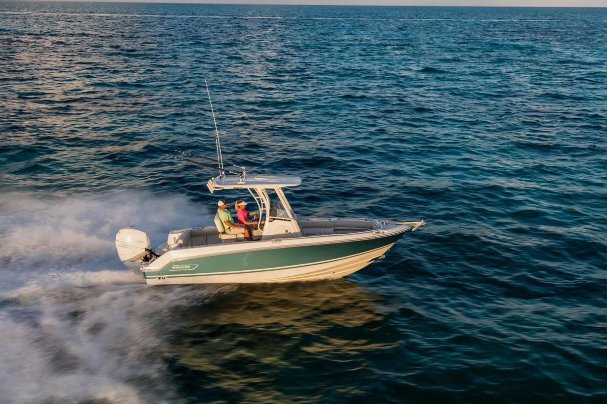 2027 Boston Whaler 230 Outrage -33