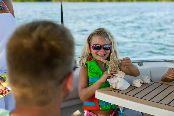 2027 Boston Whaler 230 Outrage -40