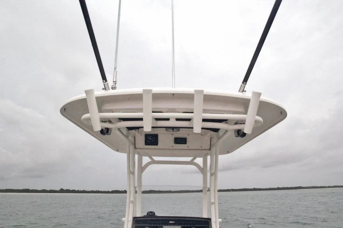 2027 Boston Whaler 230 Outrage -56