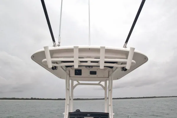 2027 Boston Whaler 230 Outrage -59