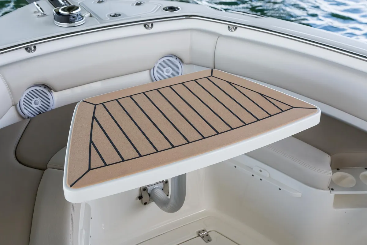 2027 Boston Whaler 230 Outrage -62