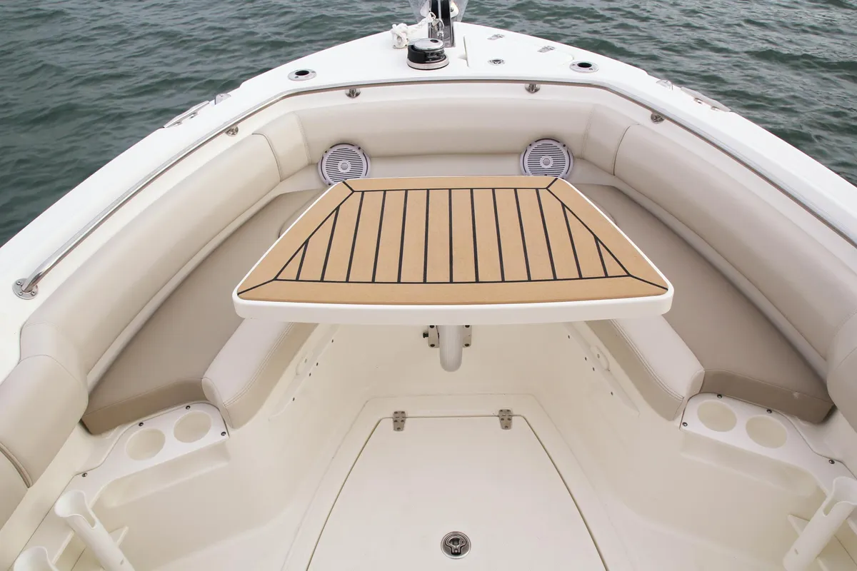 2027 Boston Whaler 230 Outrage -66