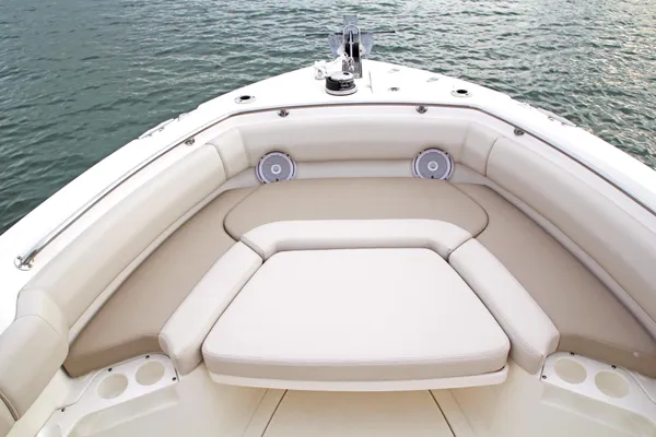 2027 Boston Whaler 230 Outrage -68