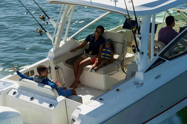 2027 Boston Whaler 280 Vantage-2