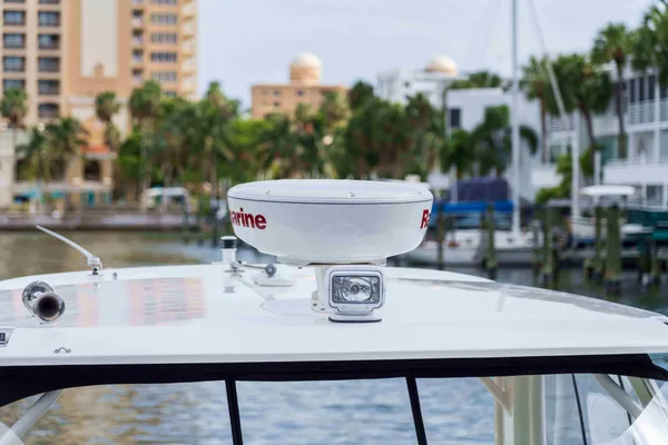 2027 Boston Whaler 280 Vantage-14