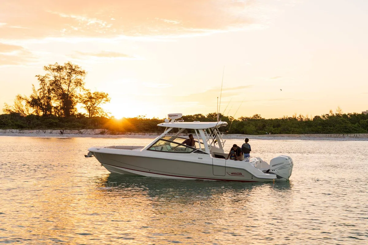 2027 Boston Whaler 280 Vantage-15