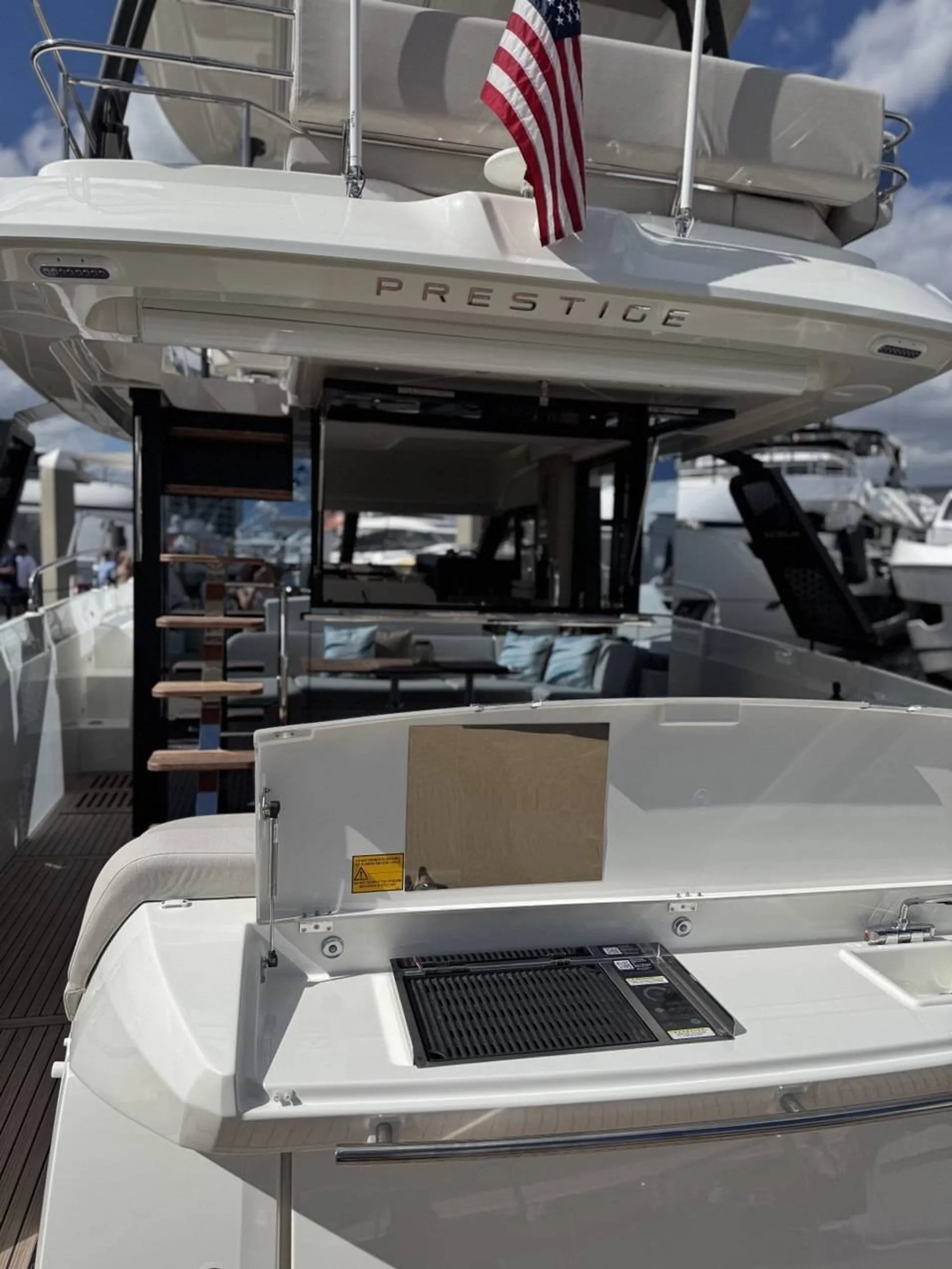 New 2027 Prestige F-LINE: F4.3 for Sale | Vancouver, BC | M&P Yacht Centre | 68f186d2fe8bf9d9b7099245