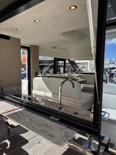 New 2027 Prestige F-LINE: F4.3 for Sale | Vancouver, BC | M&P Yacht Centre | 68f186d2fe8bf9d9b7099245