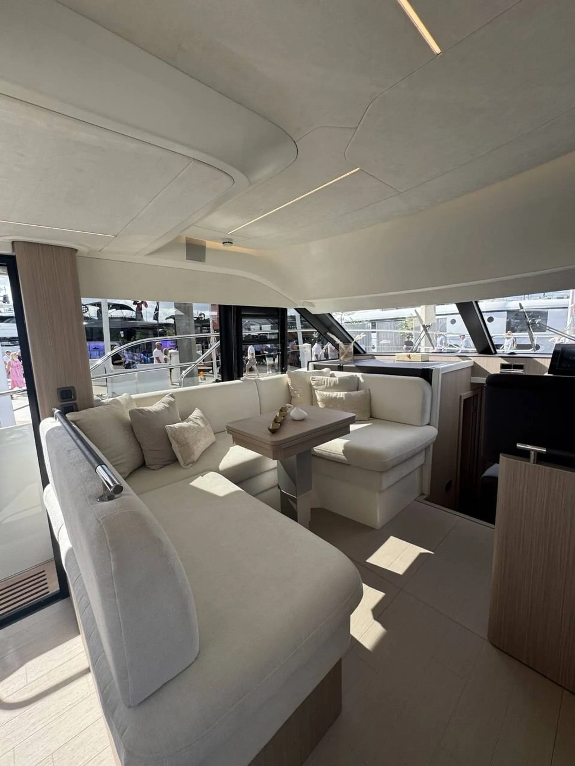New 2027 Prestige F-LINE: F4.3 for Sale | Vancouver, BC | M&P Yacht Centre | 68f186d2fe8bf9d9b7099245