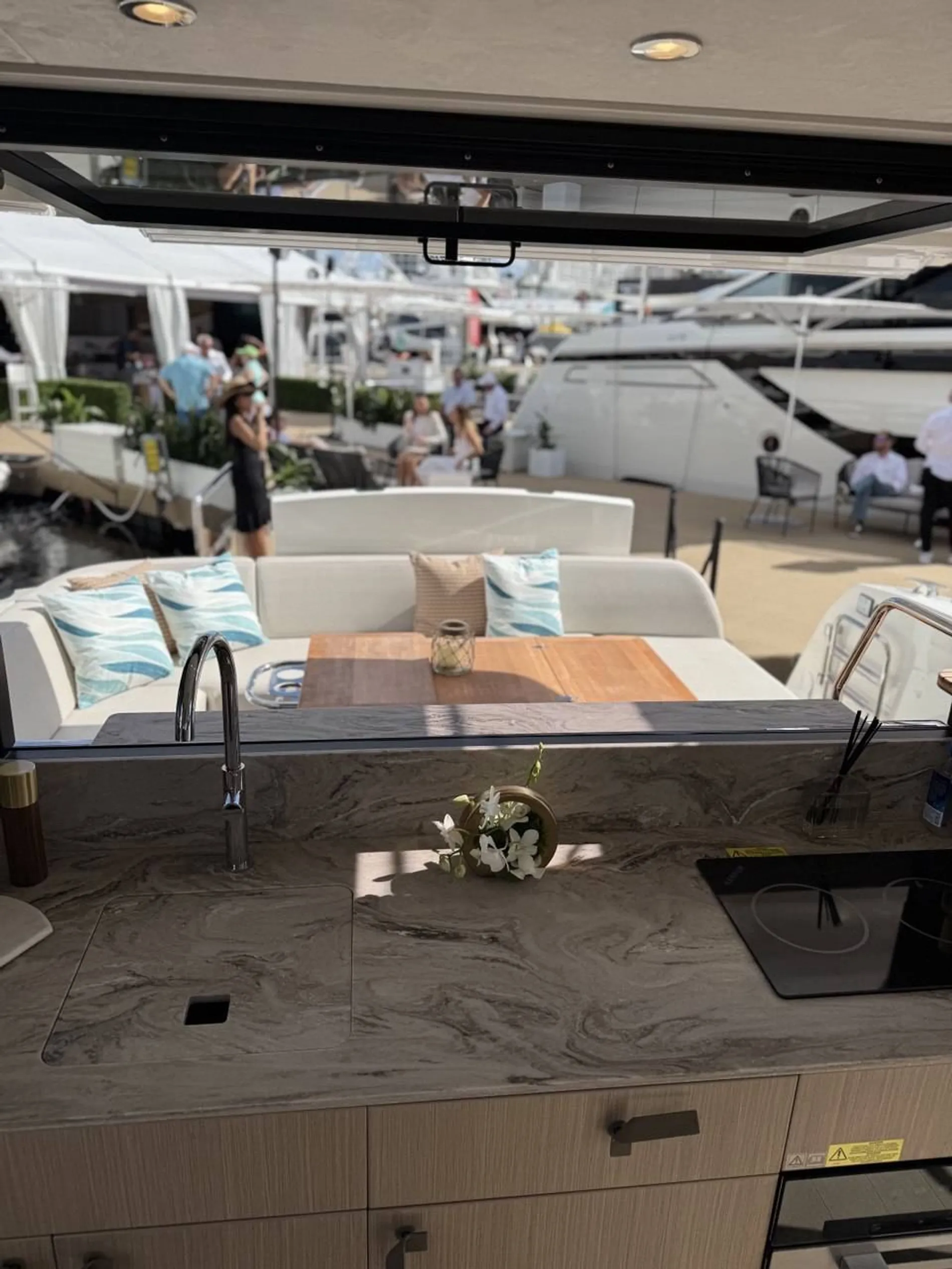 New 2027 Prestige F-LINE: F4.3 for Sale | Vancouver, BC | M&P Yacht Centre | 68f186d2fe8bf9d9b7099245